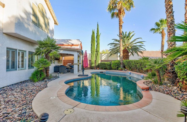 Luxury Modern Home - Near Las Vegas Strip!
