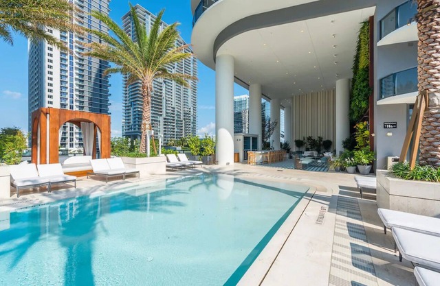 Luxury Modern Style Hotel, Prime Brickell Location w/ Terrace Pool