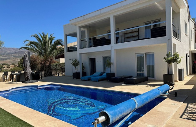Luxury modern villa with fantastic views / private pool / outdoor kitchen