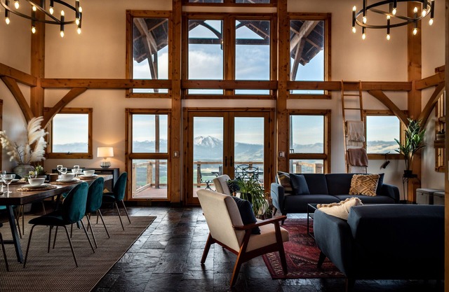 Luxury Mountain Top Cabin with Stunning Views