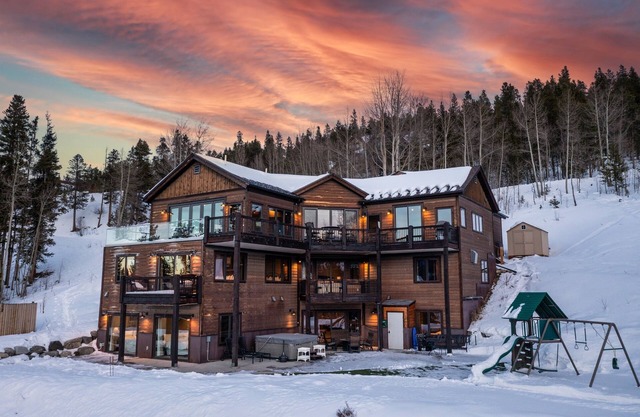 Love Pets, Spa privatif, KUERIG, Wi-Fi 1 Go, Limousine locale gratuite en hiver