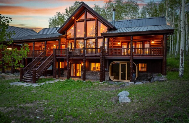 Views!+Sauna+HotTub+GameRoom!+15 MI 2ParkCity!