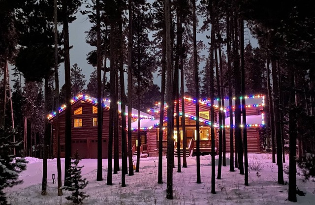 Luxury Mountain Lodge - the perfect mountain getaway!