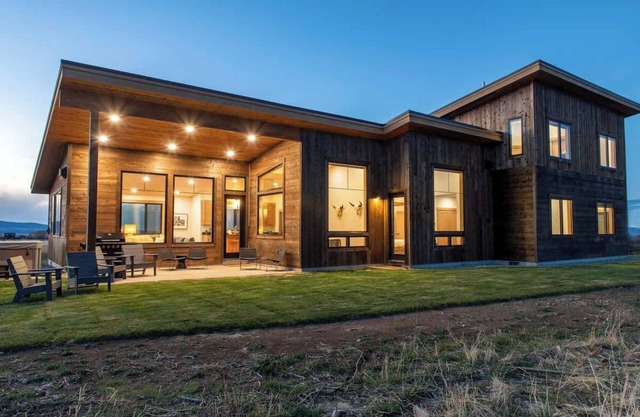 Luxury Mountain Retreat with Guest House - The Ultimate Teton Getaway