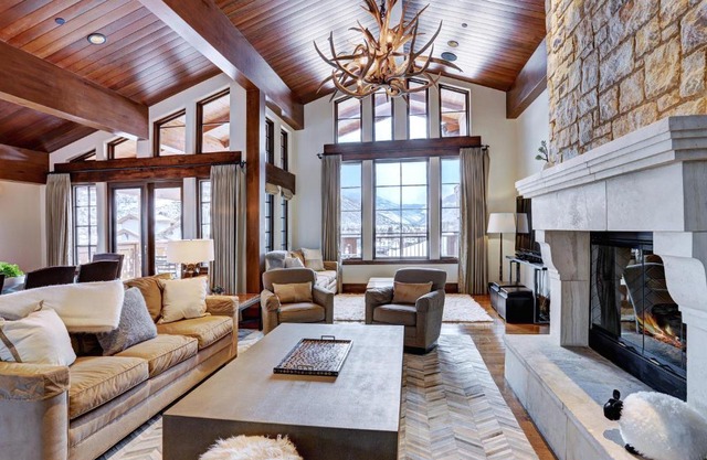 Luxury Mountainside 5BR halet in Vail Village