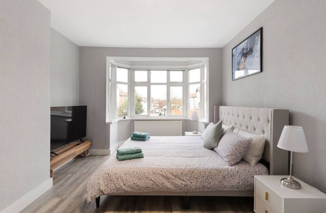 Luxury Oasis: 5* London Home with garden