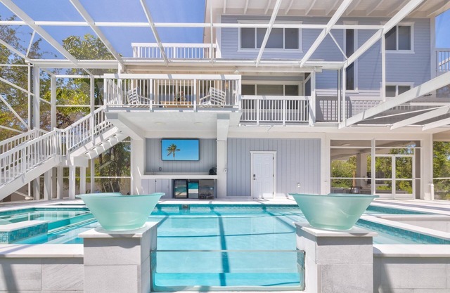 Luxury oasis with resort-style pool in heart of Key Largo!