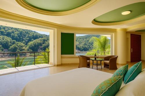 Luxury Ocean Frontage Boutique Suites