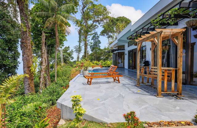 Luxury Ocean View Villa in Uvita
