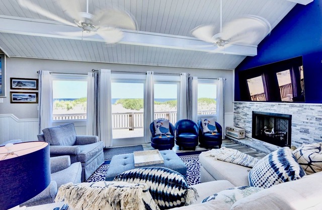 Luxury Oceanfront home in South Nags Head!