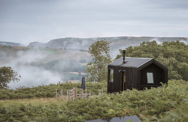Arwen - a cabin that sleeps 2 guests in 1 bedroom