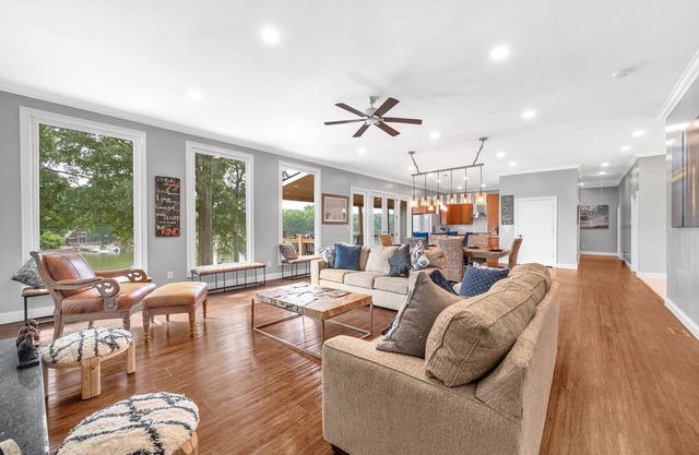 Luxury on High Rock Lake: Great for Groups!
