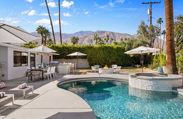 Luxury Palm Springs Getaway/Pool/Spa/Fire-Pit/4 bedroom/3 bath/South PS