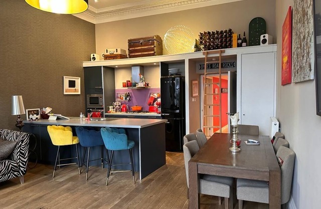 Luxury Park District Apartment