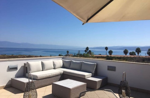 Luxury penthouse sea view Briatico