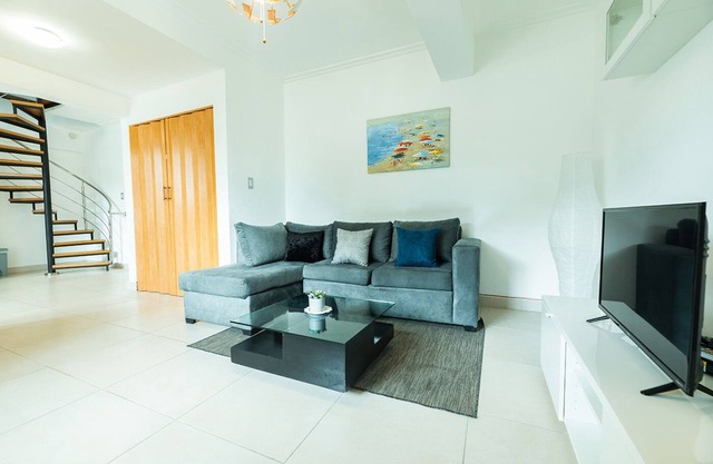 Luxury Penthouse Plus & Jacuzzi