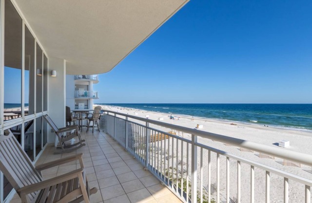 Luxury Penthouse Style Condo Oceania 2
