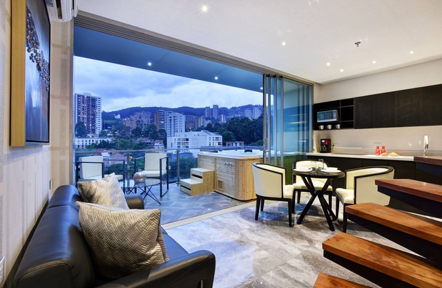 Penthouse de luxe avec vue imprenable et jacuzzi