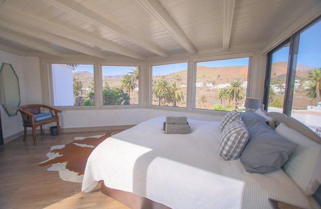 Penthouse de luxe avec piscine chauffée et vue imprenable!