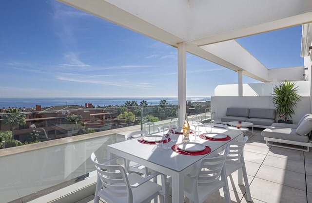 Luxury Penthouse with Seaview & Golf 5010