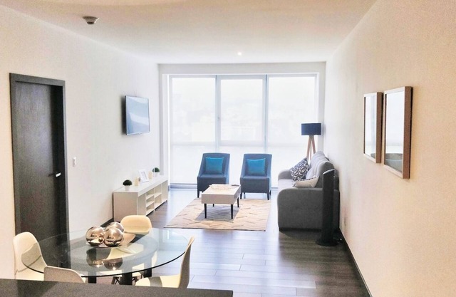 New apartment, fully furnished, with a minimalist chic style. High speed Internet (200 Mbs)