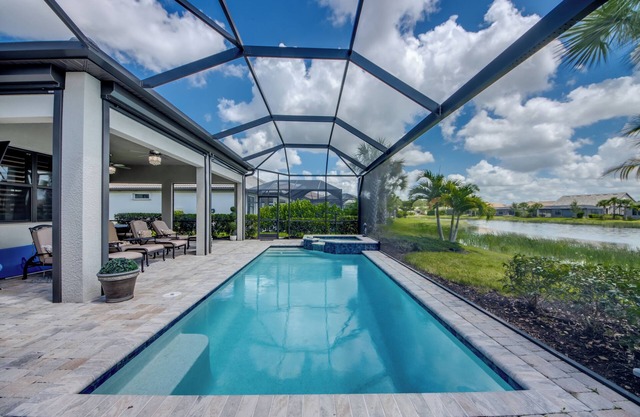 Luxury Pool Home by RSW and Jet-blue