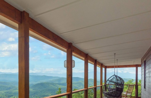 Indoor Pool/Game Room/Pool Table/Sleeps 10/Unbelievable Views!