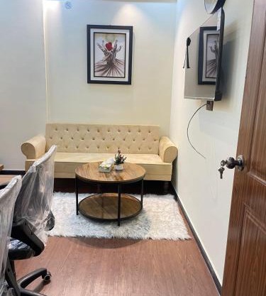Luxury Portion with workplace Full kitchen