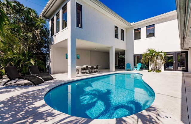 Luxury Private Vacation Getaway Moments from the Water