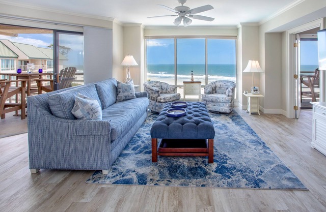 Luxury Oceanfront Penthouse 2018 Total Remodel Done! Vues à couper le souffle!
