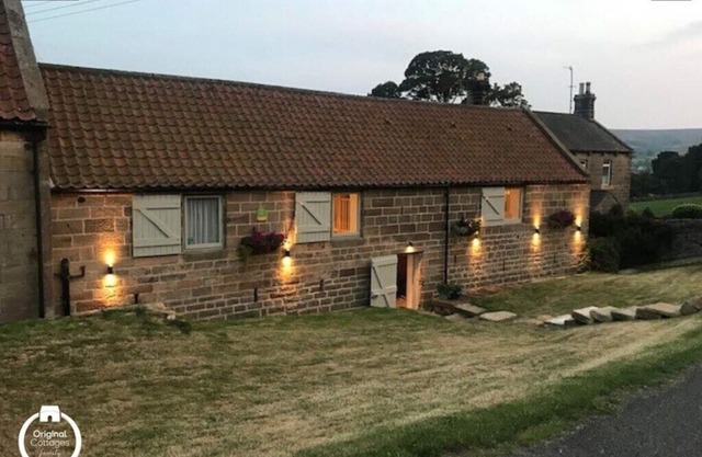 Luxury retreat for 2 couples/ family in spectacular location in North York Moors