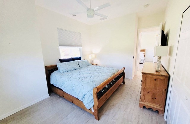 Luxury Retreat/Heated Pool/2Kings /n.Beach/Office
