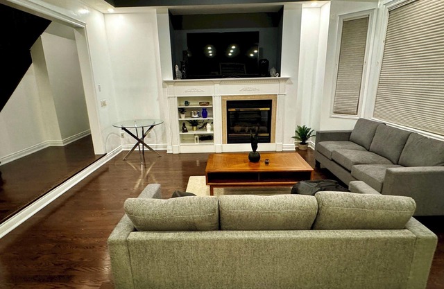 Luxury Retreat: Modern & Spacious 4 Bedroom Home