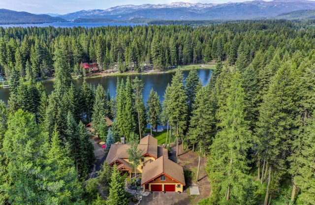 Luxury Retreat w/ Guest House on Secluded Pond w/ TOYS - Kayaks, SUP's, & Canoe | EV Charger