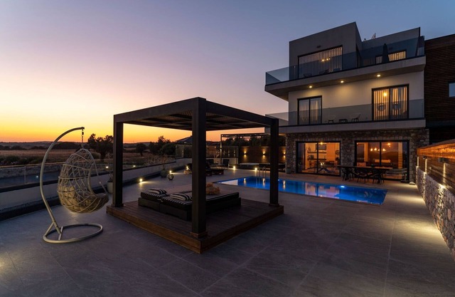 Luxury Rhodes Villa | 3 Bedrooms | Villa 6.3 | Great Sea Views | Jacuzzi | Close to Beach