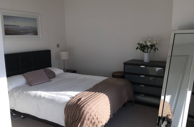 Appartement de luxe au bord de la rivière. Une vue imprenable sur Londres Skyline.