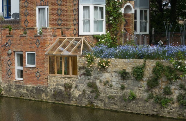 Luxury Riverside Studio with Conservatory and Wharf in the center of Oxford