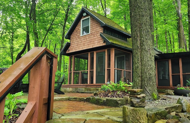 Luxury Romantic Retreat w/ Hot Tub, Cabin in Woods w/ Creek, Snow Trails Ski Res