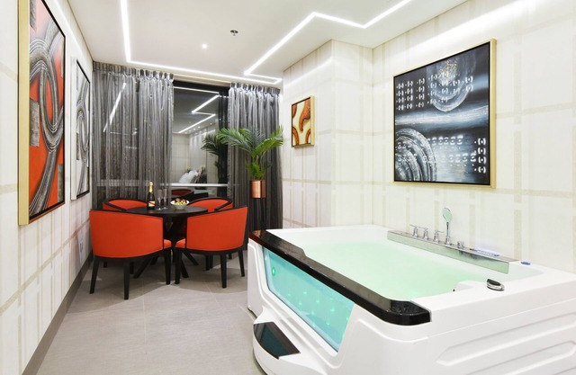Chambre de luxe avec jacuzzi