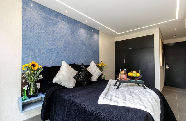Chambre De Luxe Avec Fenêtre