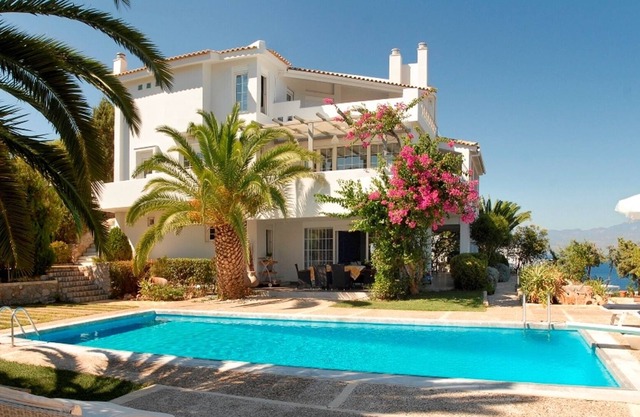 Luxury Sea front Villa with large private pool & amazing sea view