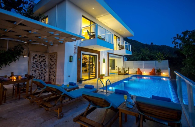 Villa de luxe isolée de 2 chambres avec piscine chauffée dans le village d'Uzumlu, nr. Kalkan