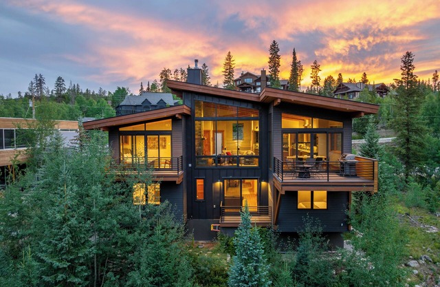 Luxury Ski Chalet - 684 Vasquez Road