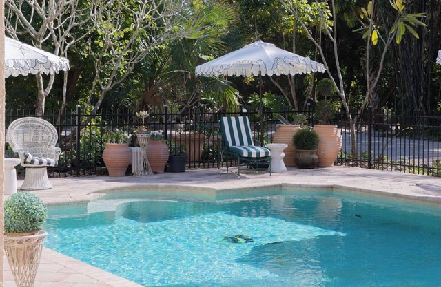 Luxury spa retreat w/Pool, Infrared Sauna, cold plunge and stylish renovations