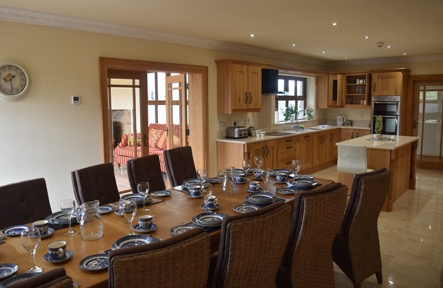 Luxury Spacious New build Property 4500sq feet with high standard kitchen