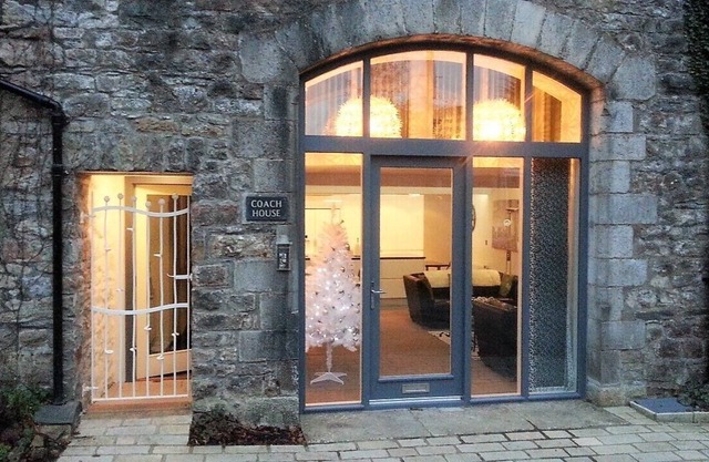 Pierre de luxe construit contemporain Coach House Dans Le village côtier de Arnside, C