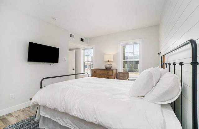 Luxury Suite #2 with Private Beach Access