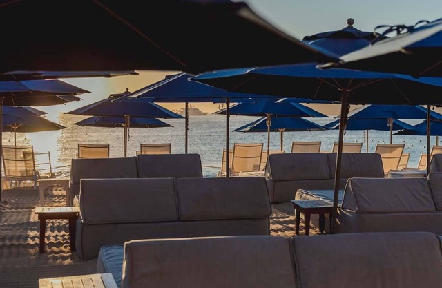 Luxury Suite with Private Balcony Hot Tub in Downtown Cabo