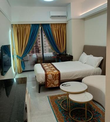 Luxury suite with jacuzzi BKK1