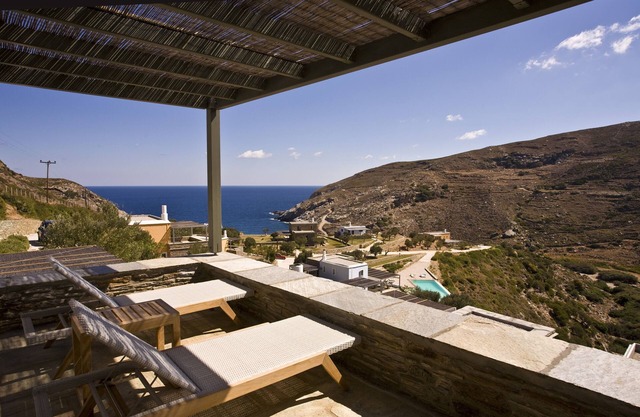 Résidence de luxe avec vue panoramique sur la mer à Andros